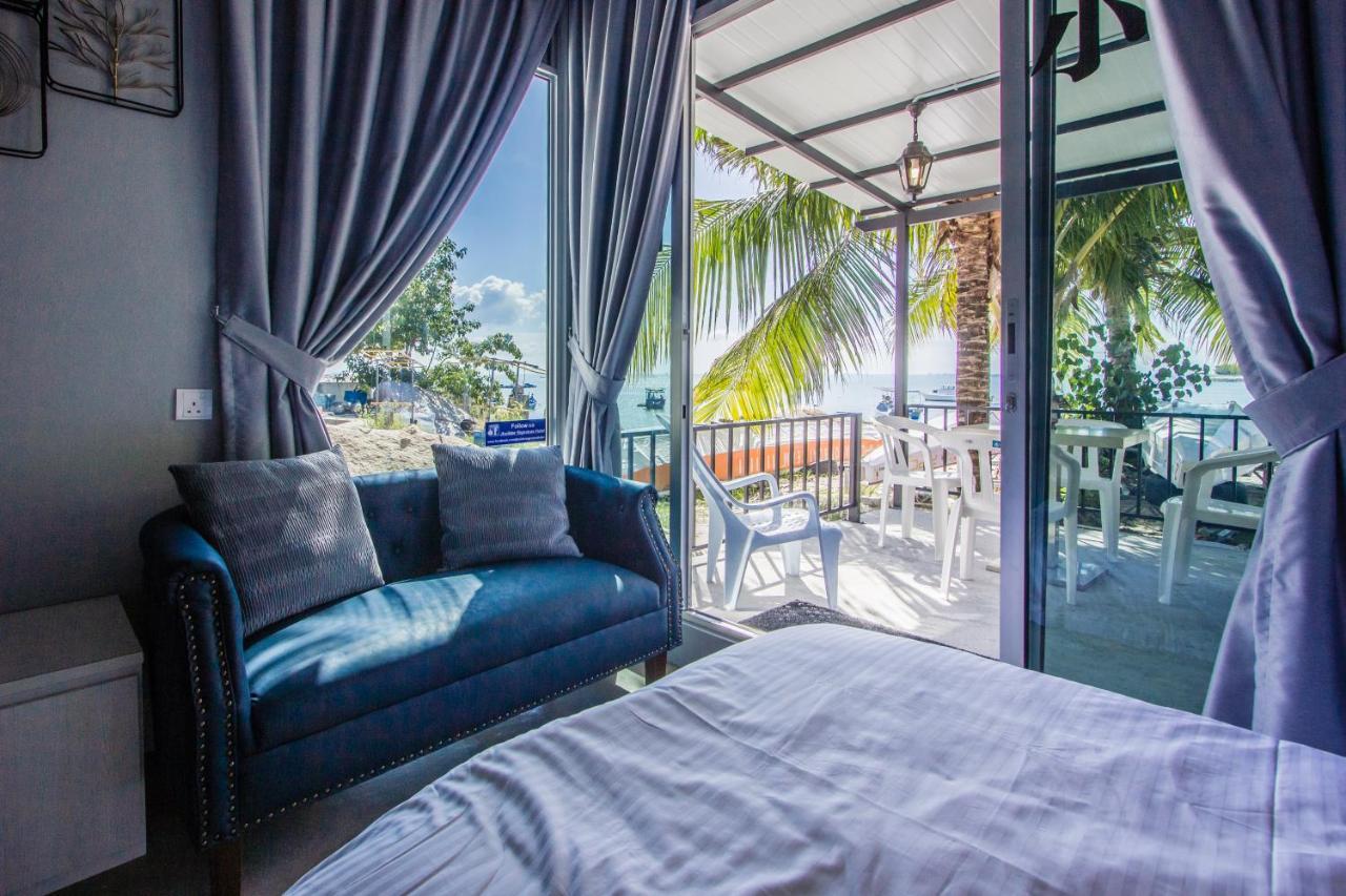 Beachboy Chalet By The Beach Bukit Lada Exterior photo